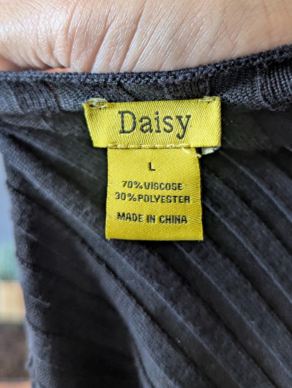 Daisy Black Crop Top - Picture 3 of 8
